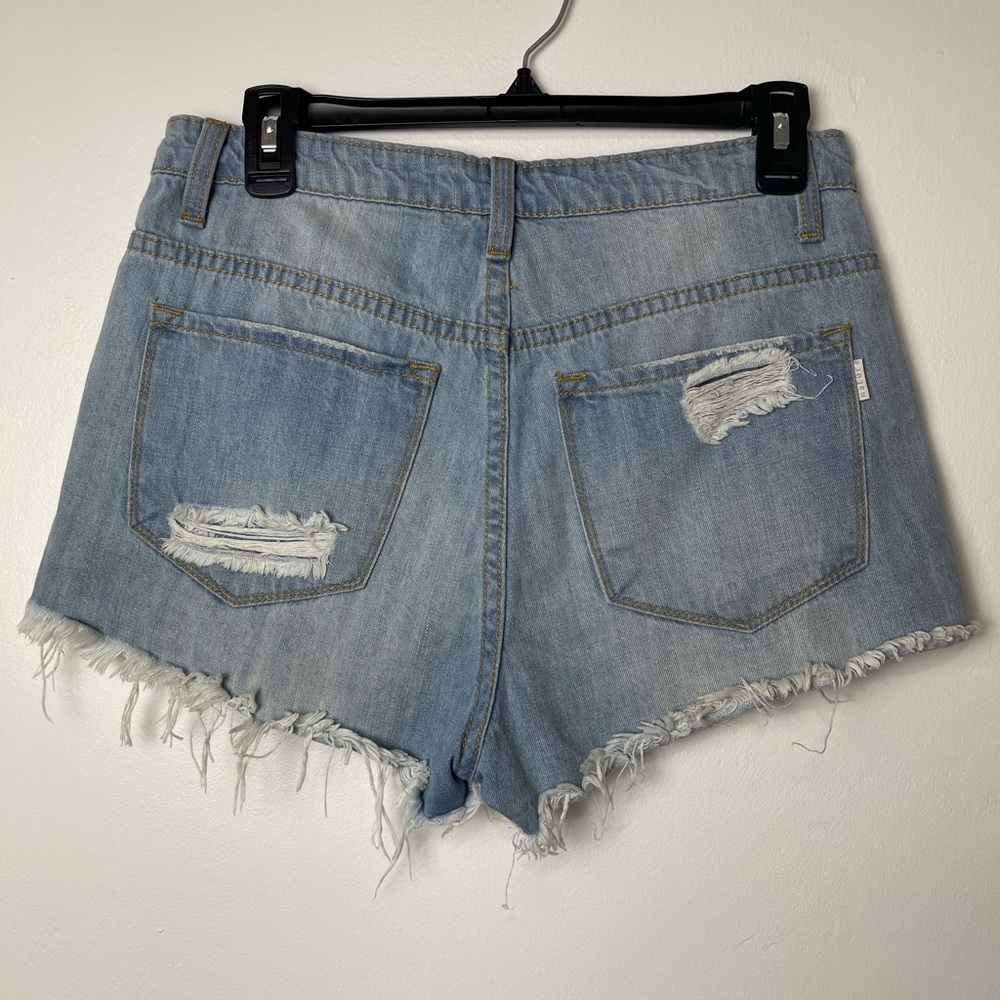 Nature Distressed Light Washed jean Short Size M - Picture 3 of 9